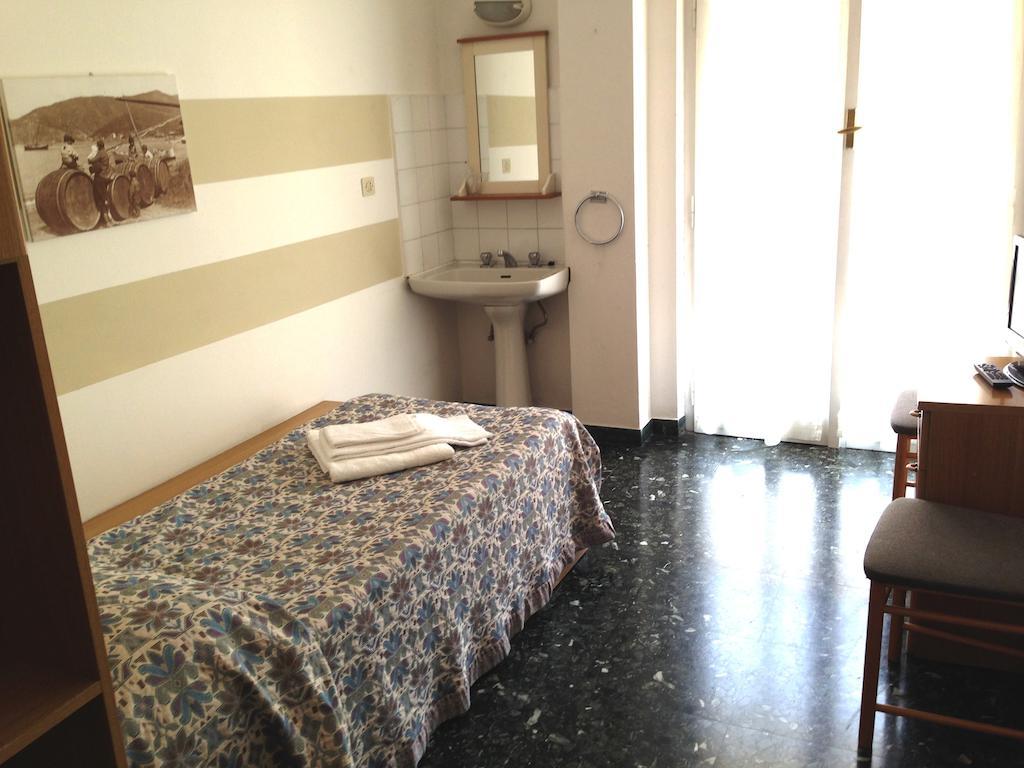 Albergo La Neigra سيستري ليفانتي الغرفة الصورة